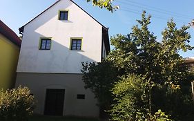 Wineberry Apartment